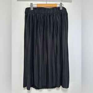 Torrid Black Pleated Midi Skirt Elastic Waist Plisse Lightweight M Effortless